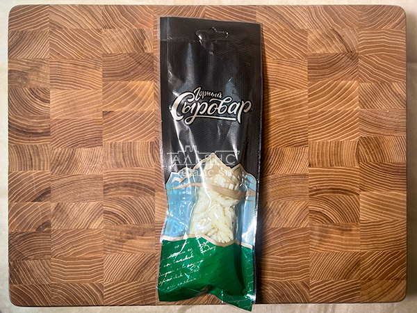 Сыр 100 гр ГОРНЫЙ СЫРОВАР (Косичка с укропом и чесноком) в Ангарске