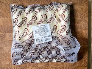 Фрайчизы со вкусом острый томат (100 гр.): Сыр 1 кг ГОРНЫЙ СЫРОВАР (Косичка)