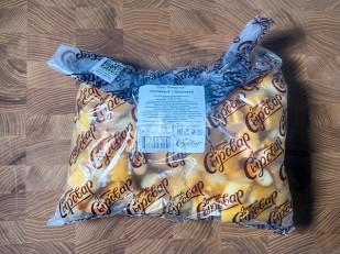 Орехи: Сыр 1 кг ГОРНЫЙ СЫРОВАР (Бочонок копчёный с паприкой)