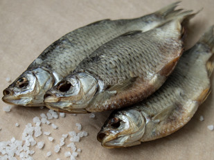 Сухарики с аджикой: Вобла астраханская ГОСТ с икрой